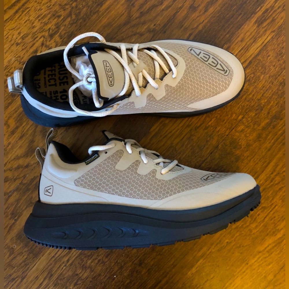 KEEN WK400 waterproof walking shoes